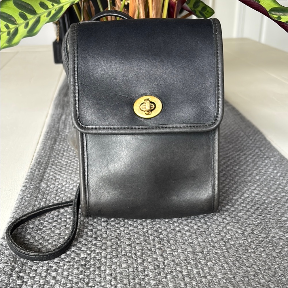 SOLD!
Vintage Coach Scooter in Navy-Black/Blavy